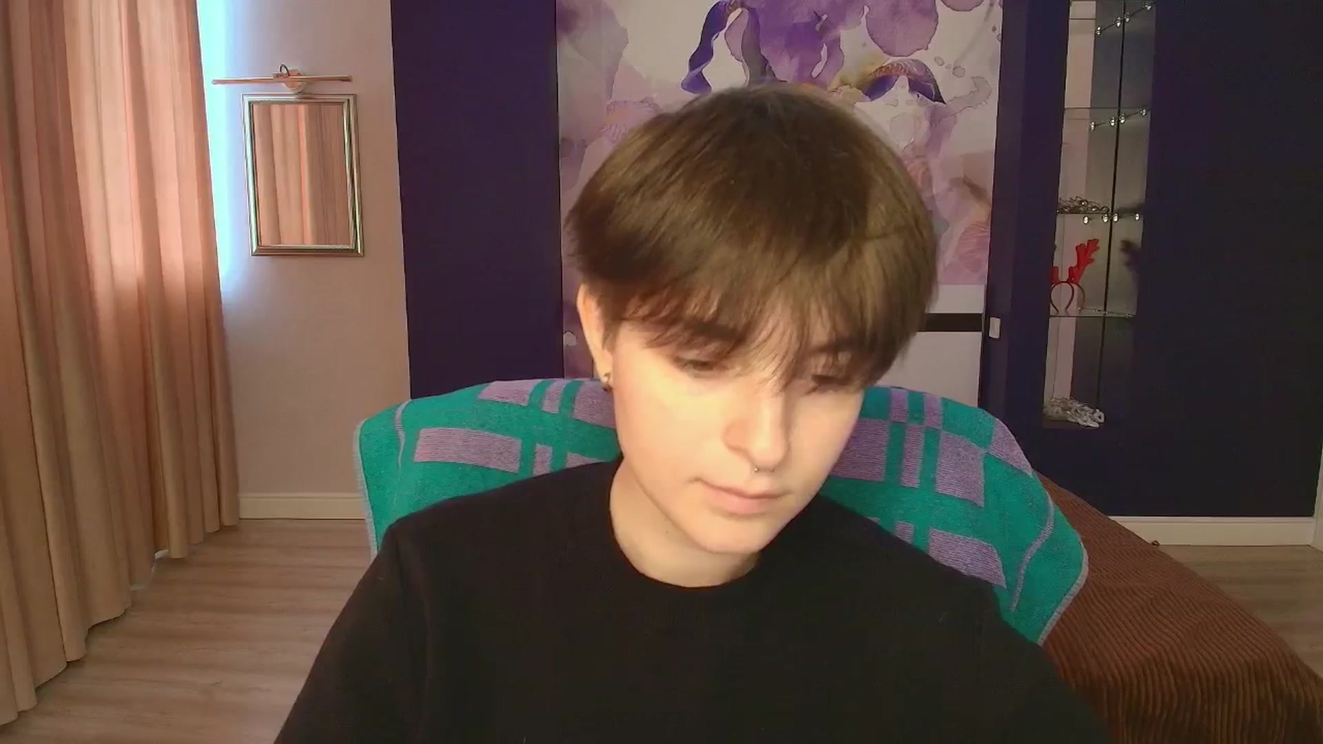 Gallery image thumbnail from EmiliaYours's myfreecams stream on, 04/04/2025, 14:24 image 13 of 20