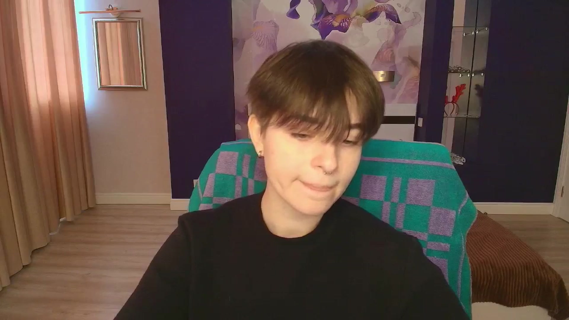 Gallery image thumbnail from EmiliaYours's myfreecams stream on, 04/04/2025, 14:24 image 3 of 20