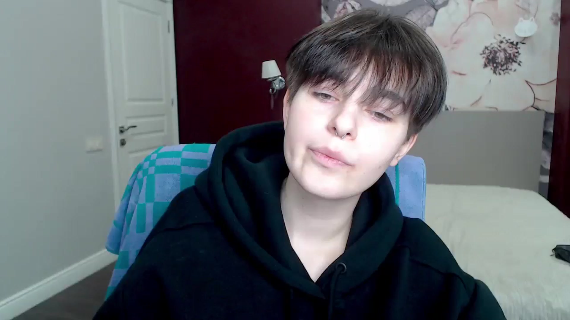 Gallery image thumbnail from EmiliaYours's myfreecams stream on, 04/06/2025, 14:51 image 16 of 20