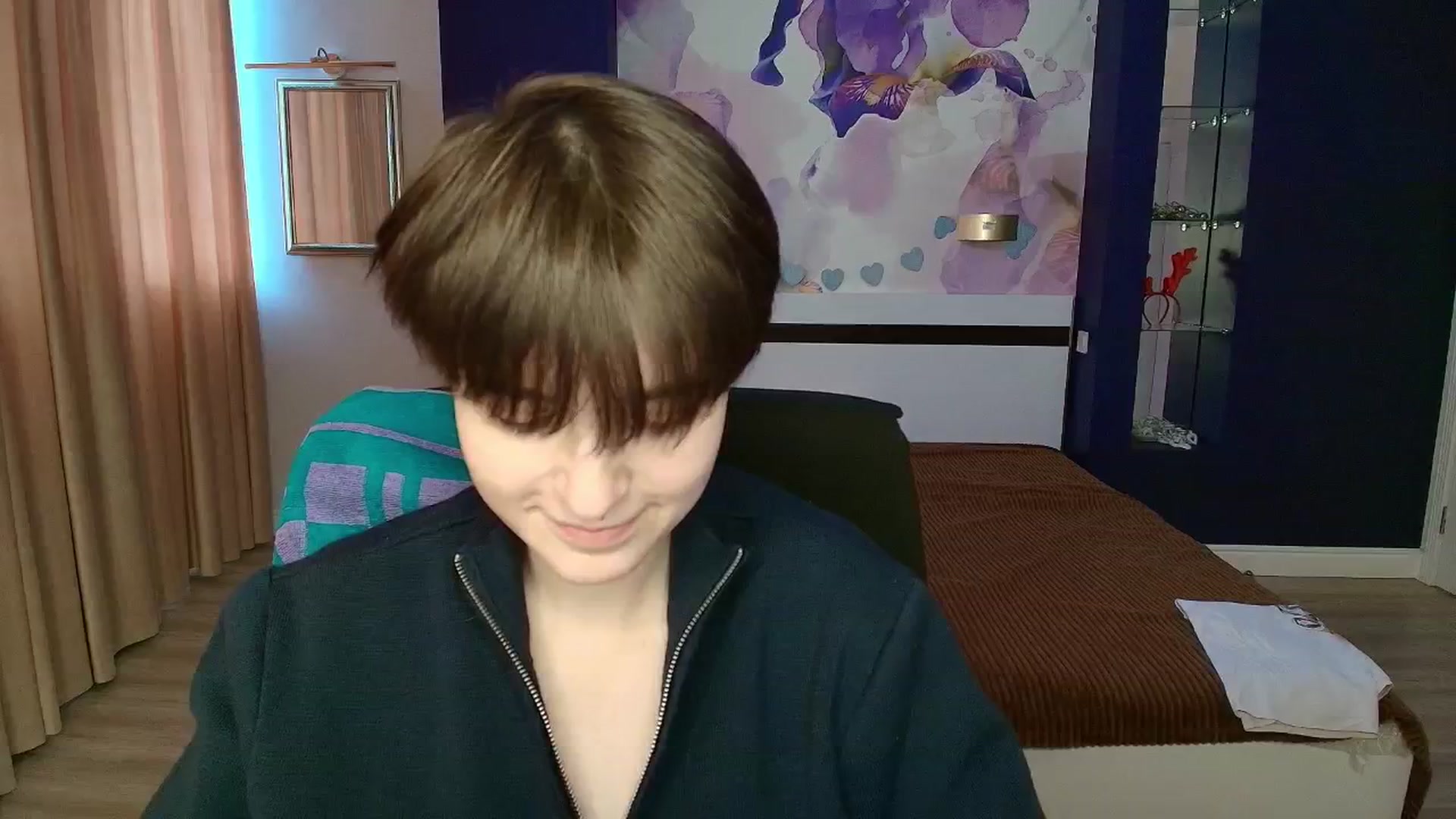 Gallery image thumbnail from EmiliaYours's myfreecams stream on, 04/07/2025, 14:19 image 5 of 20