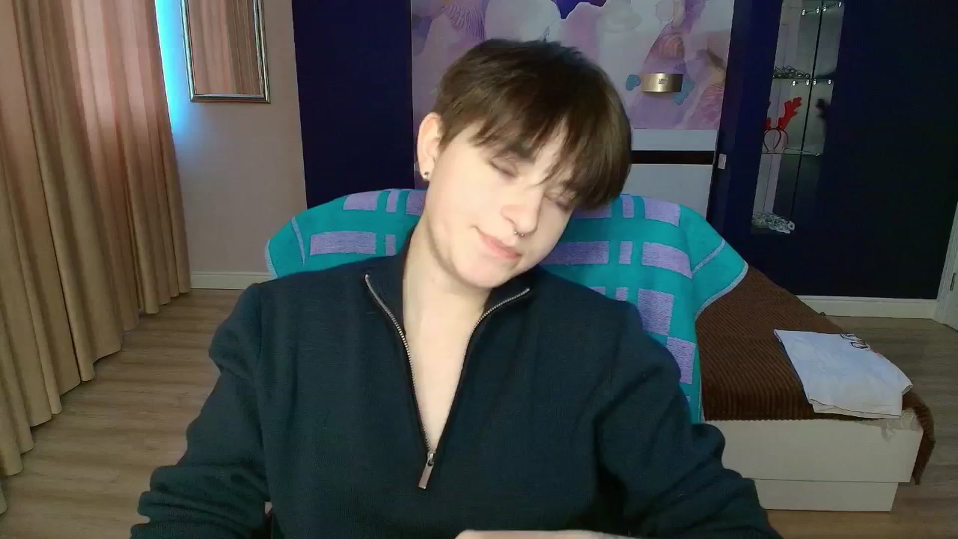 Gallery image thumbnail from EmiliaYours's myfreecams stream on, 04/07/2025, 14:19 image 12 of 20