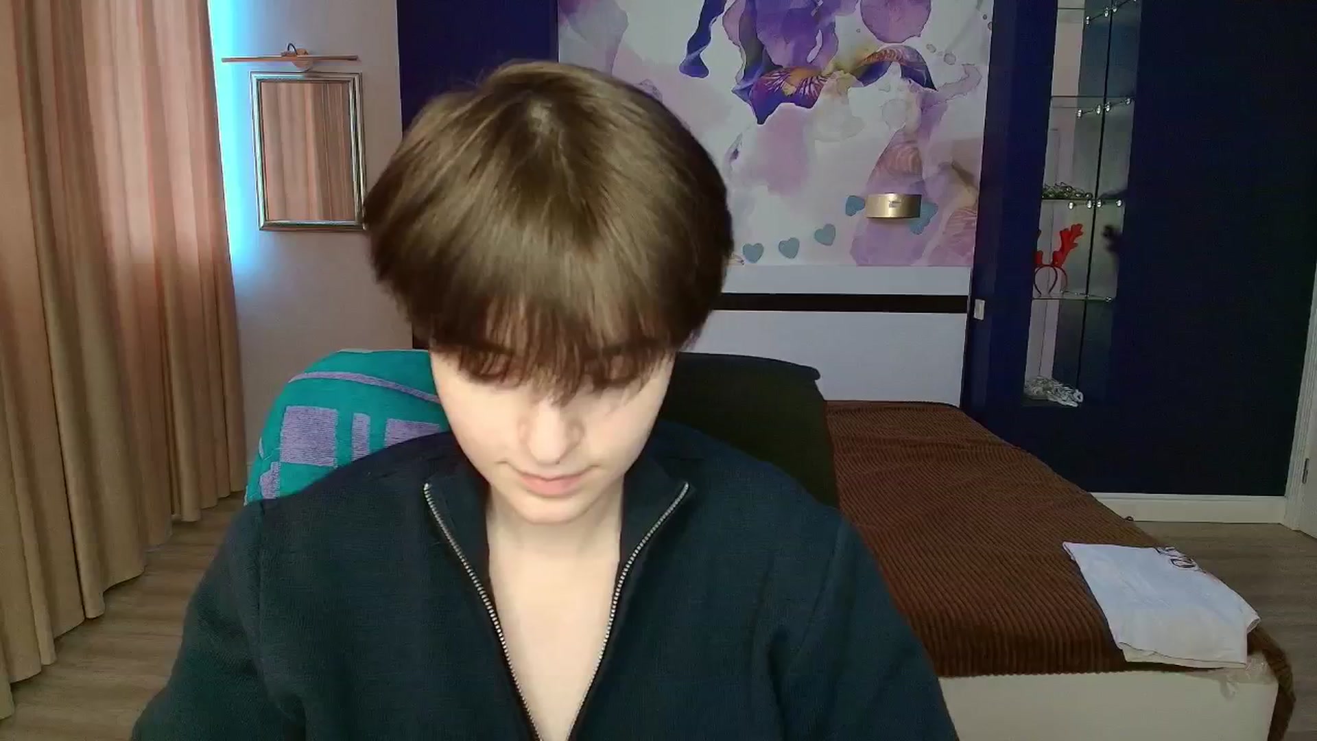 Gallery image thumbnail from EmiliaYours's myfreecams stream on, 04/07/2025, 14:19 image 2 of 20