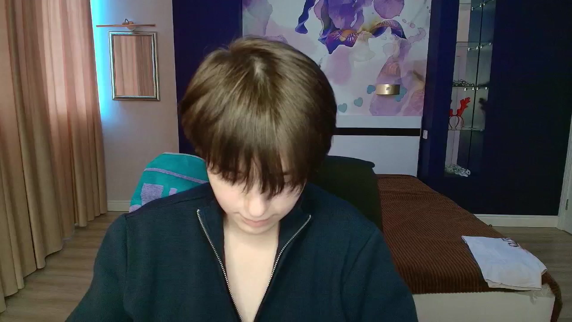 Gallery image thumbnail from EmiliaYours's myfreecams stream on, 04/07/2025, 14:19 image 7 of 20