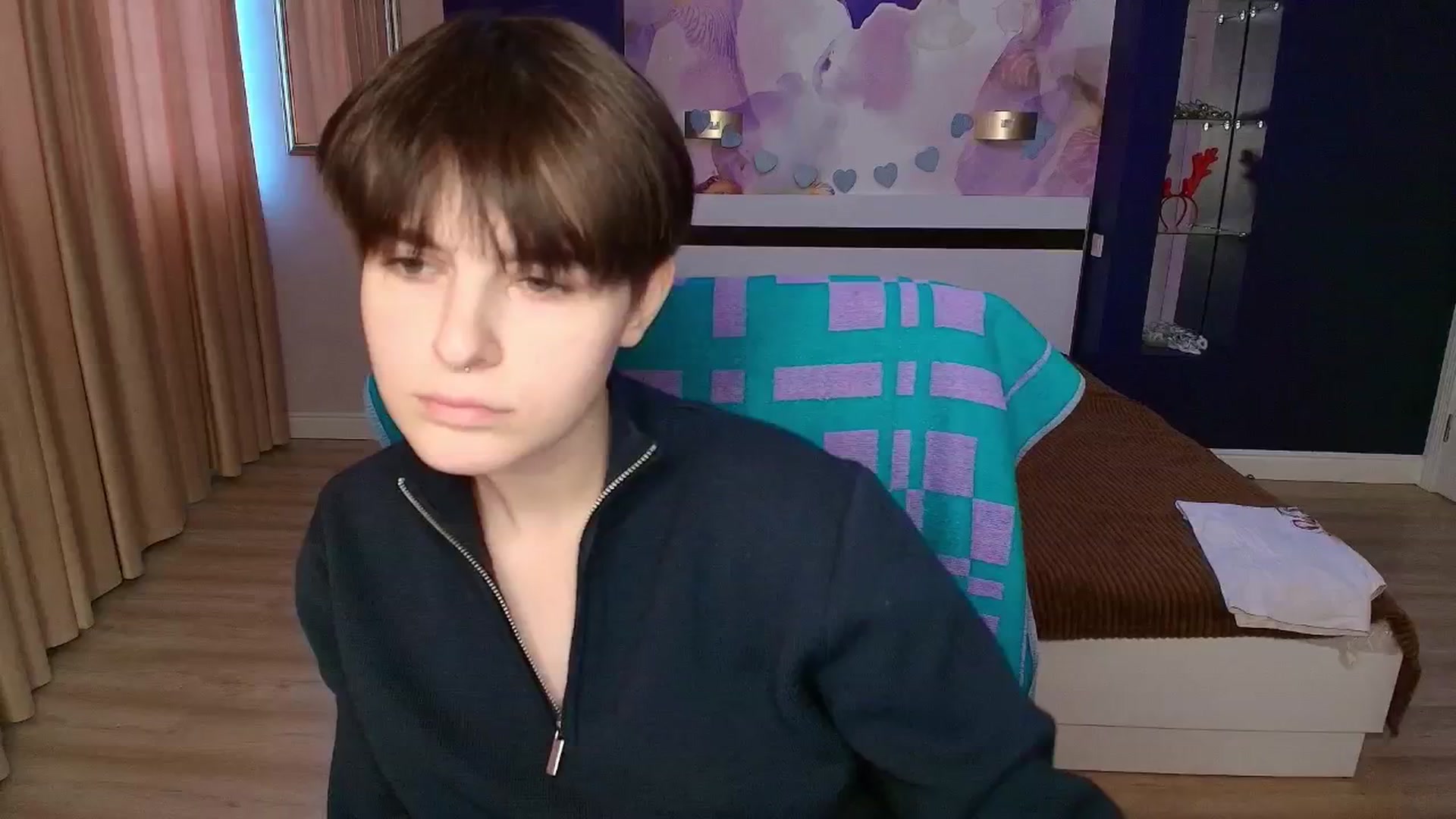 Gallery image thumbnail from EmiliaYours's myfreecams stream on, 04/07/2025, 14:19 image 16 of 20