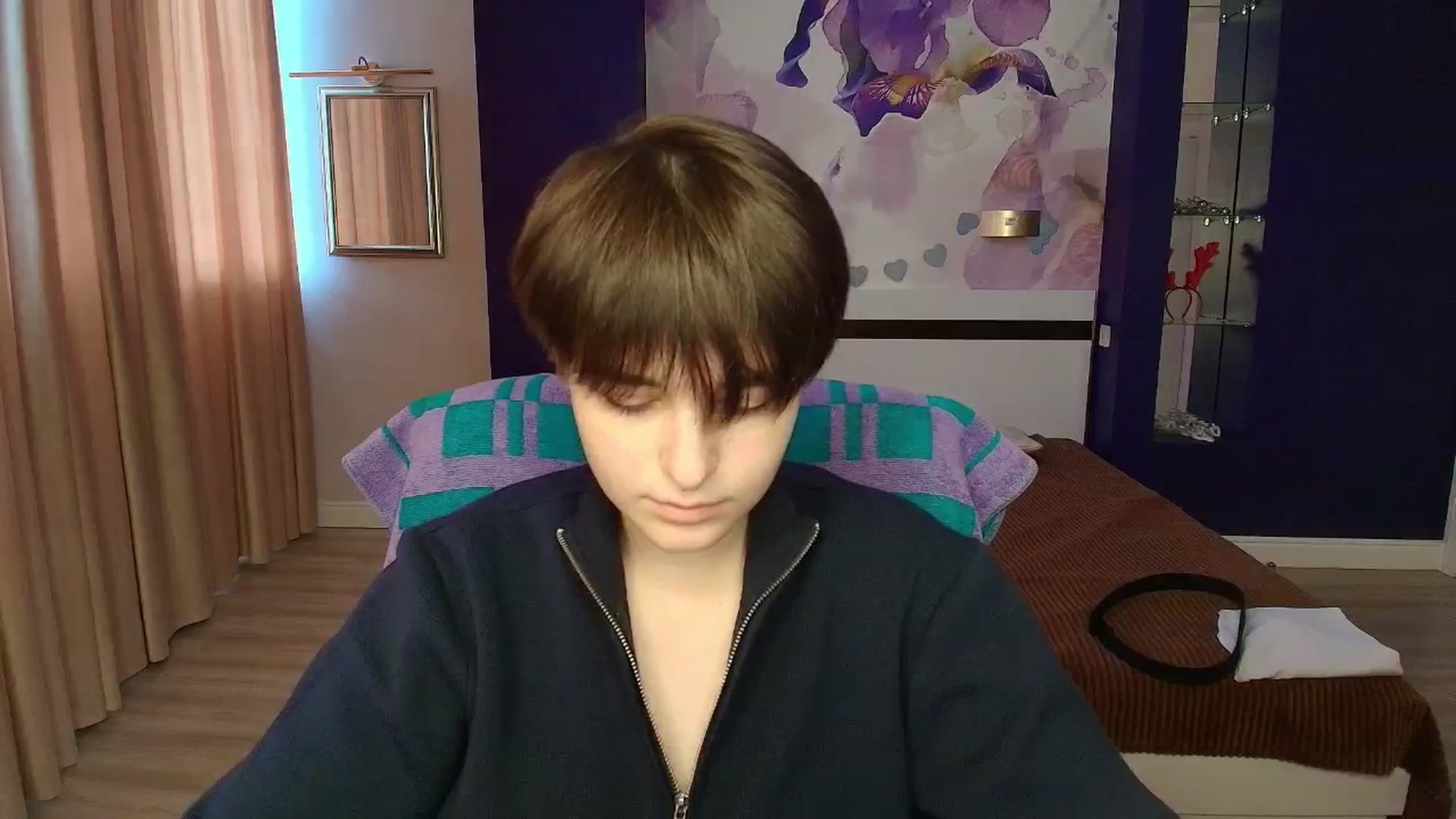 Gallery image thumbnail from EmiliaYours's myfreecams stream on, 04/08/2025, 13:52 image 3 of 20
