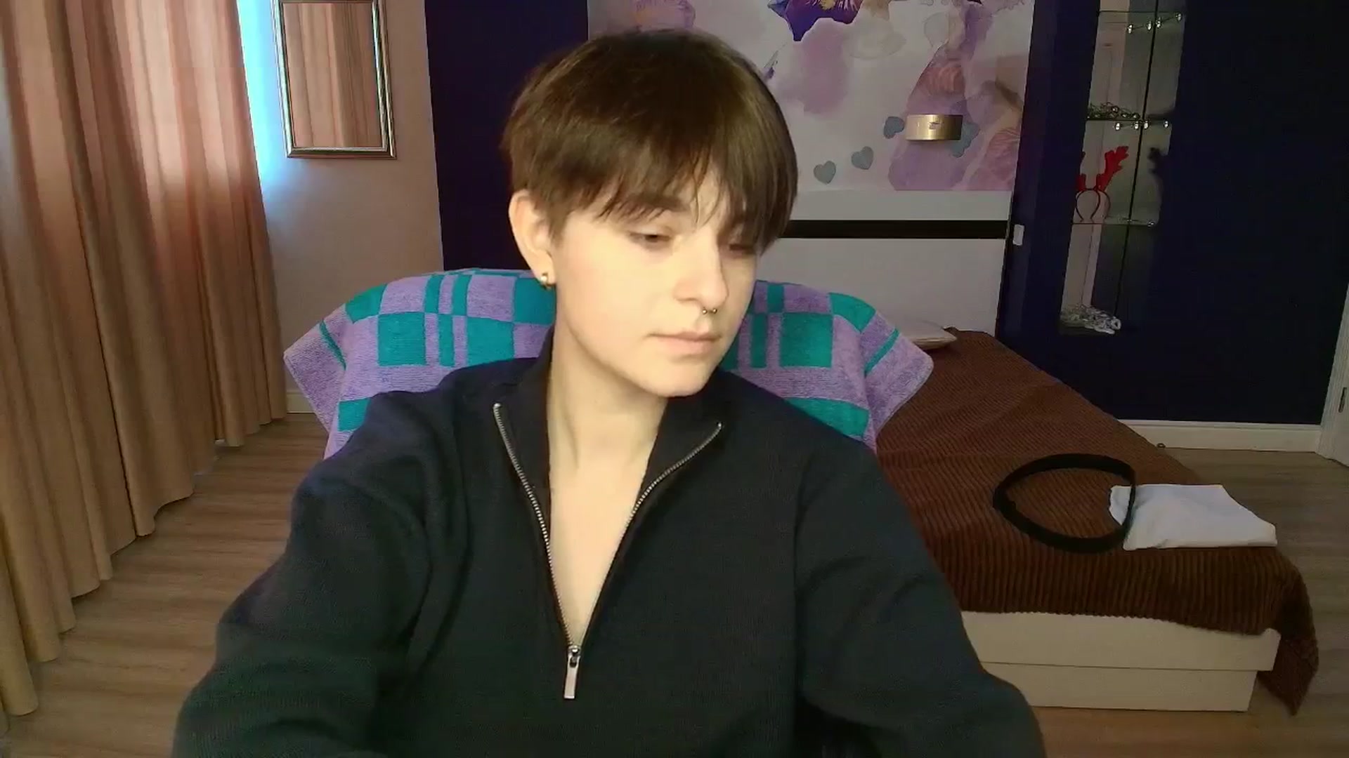 Gallery image thumbnail from EmiliaYours's myfreecams stream on, 04/08/2025, 13:52 image 15 of 20