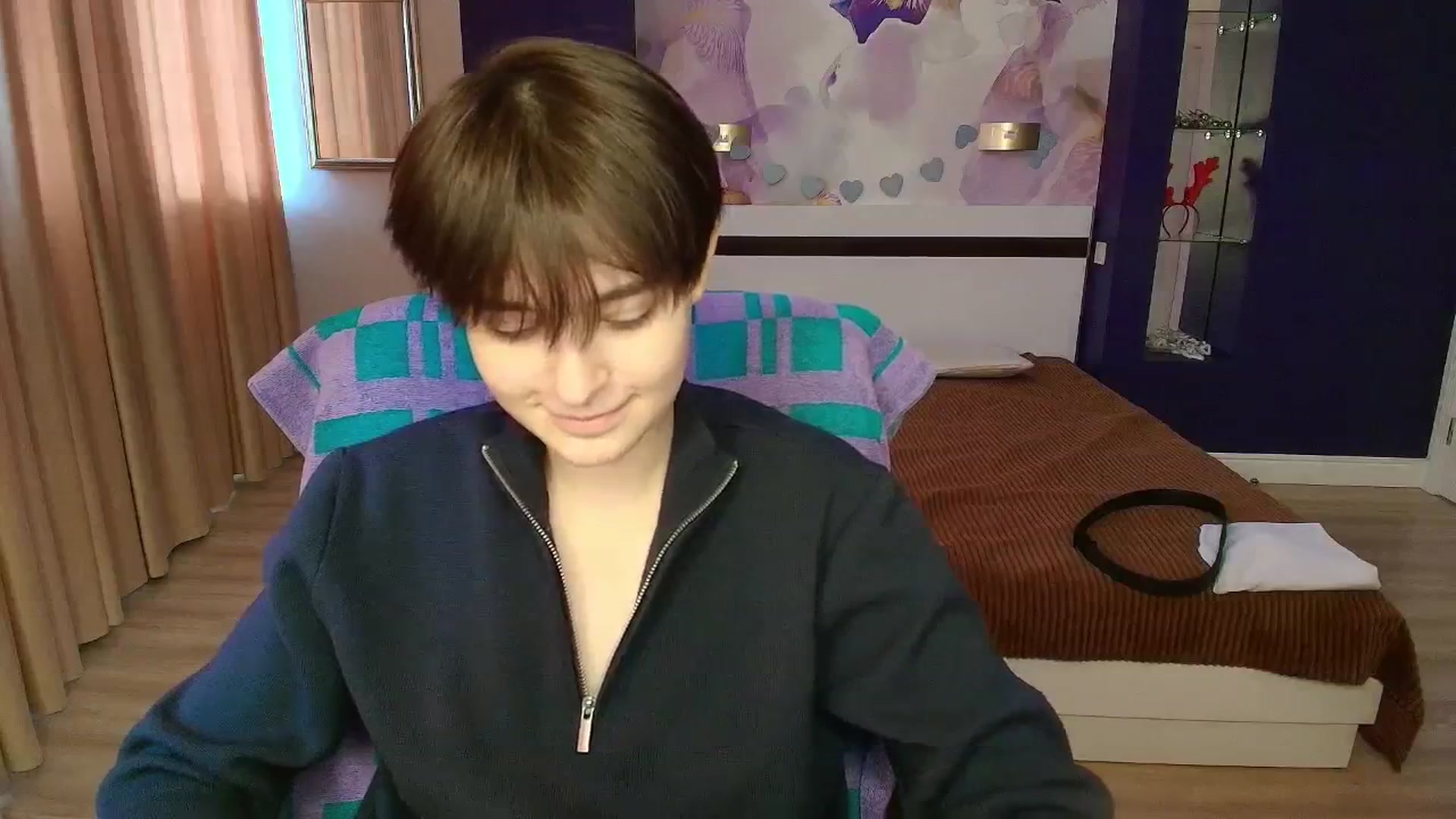 Gallery image thumbnail from EmiliaYours's myfreecams stream on, 04/08/2025, 13:52 image 6 of 20