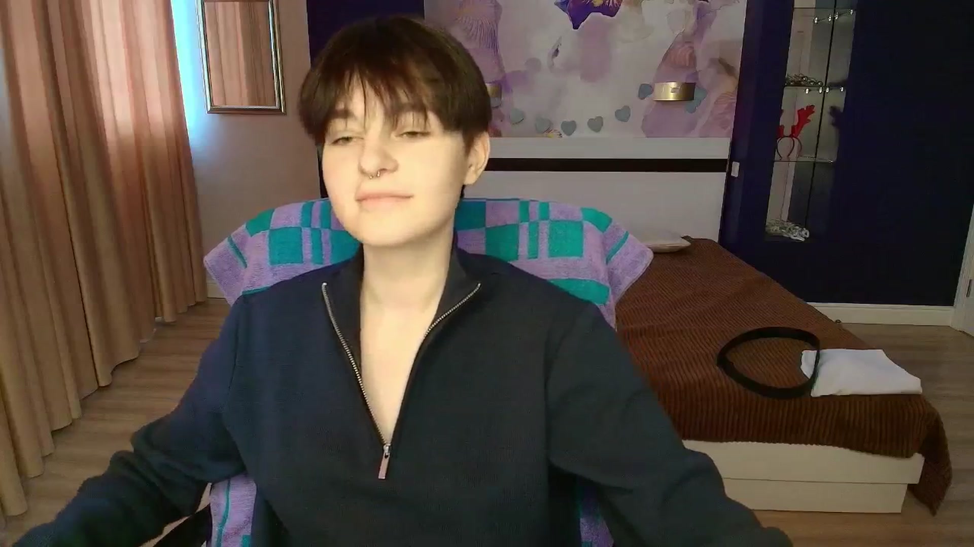 Gallery image thumbnail from EmiliaYours's myfreecams stream on, 04/08/2025, 13:52 image 13 of 20