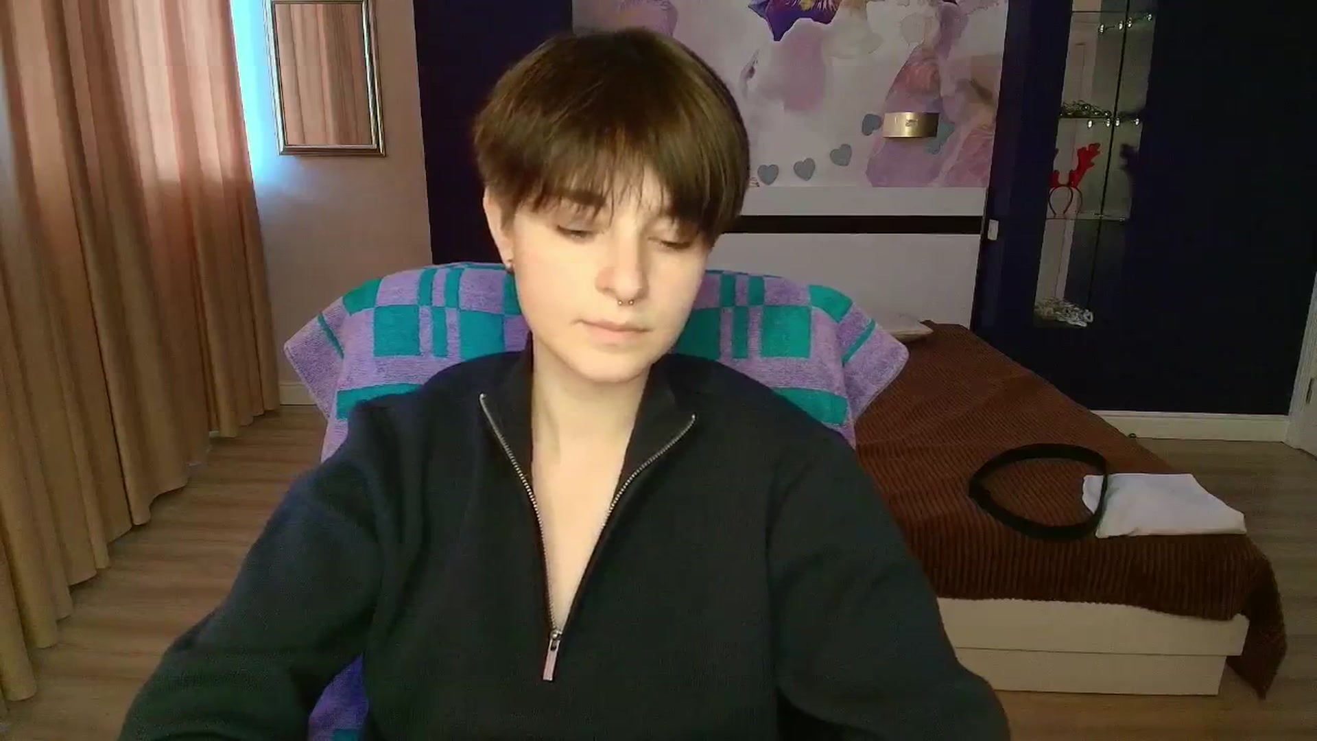 Gallery image thumbnail from EmiliaYours's myfreecams stream on, 04/08/2025, 13:52 image 17 of 20