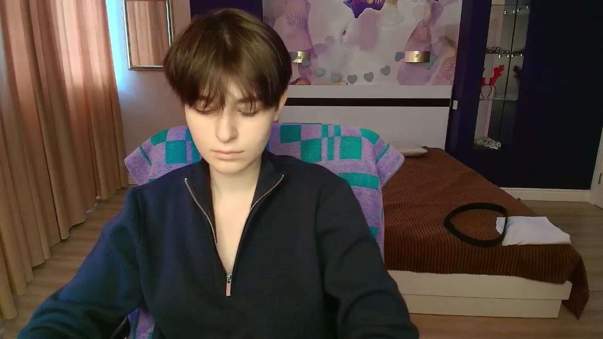 Gallery image thumbnail from EmiliaYours's myfreecams stream on, 04/08/2025, 13:52 image 11 of 20
