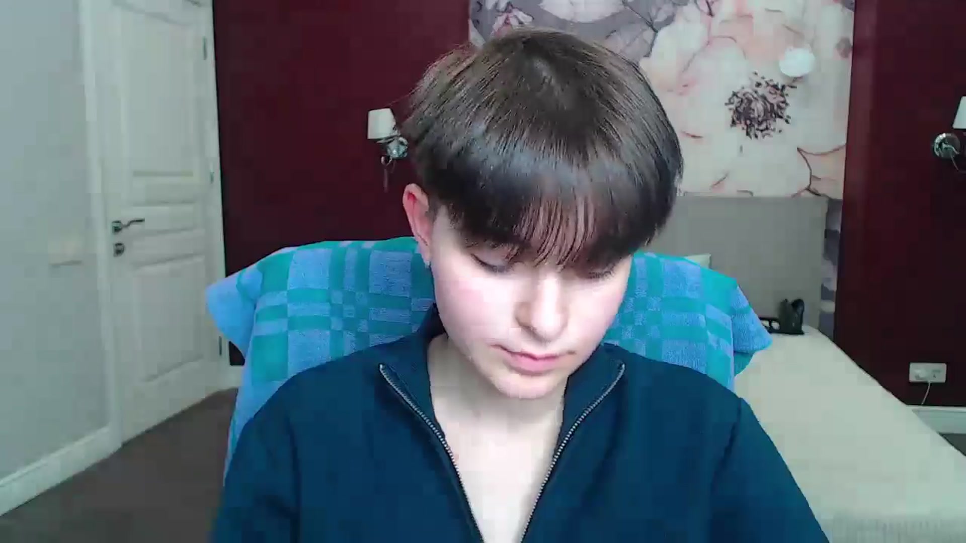 Gallery image thumbnail from EmiliaYours's myfreecams stream on, 04/12/2025, 15:51 image 13 of 20