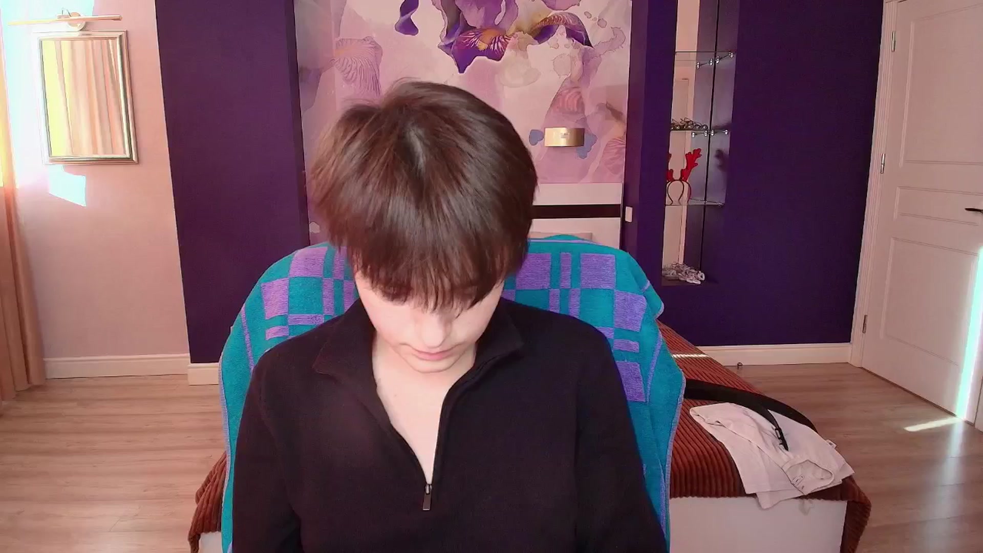 Gallery image thumbnail from EmiliaYours's myfreecams stream on, 04/14/2025, 14:45 image 6 of 20