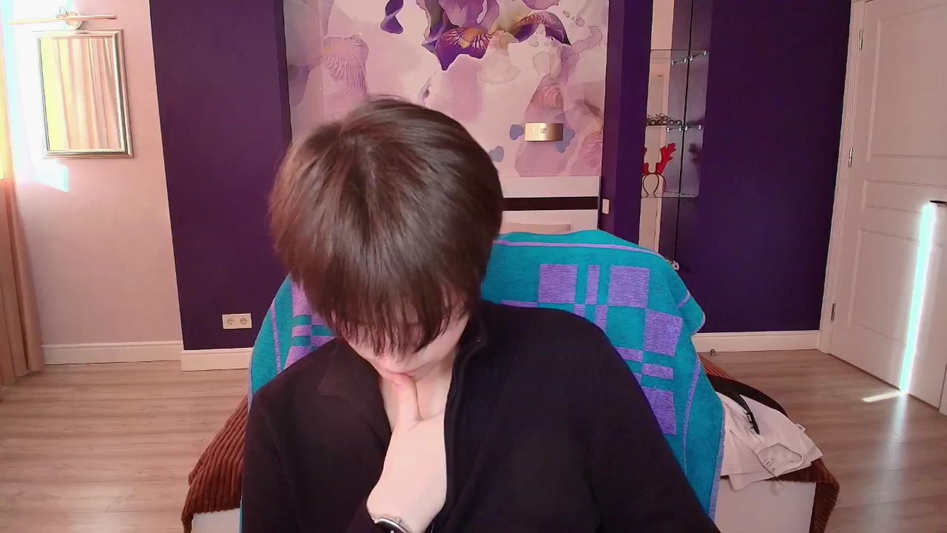 Gallery image thumbnail from EmiliaYours's myfreecams stream on, 04/14/2025, 14:45 image 13 of 20