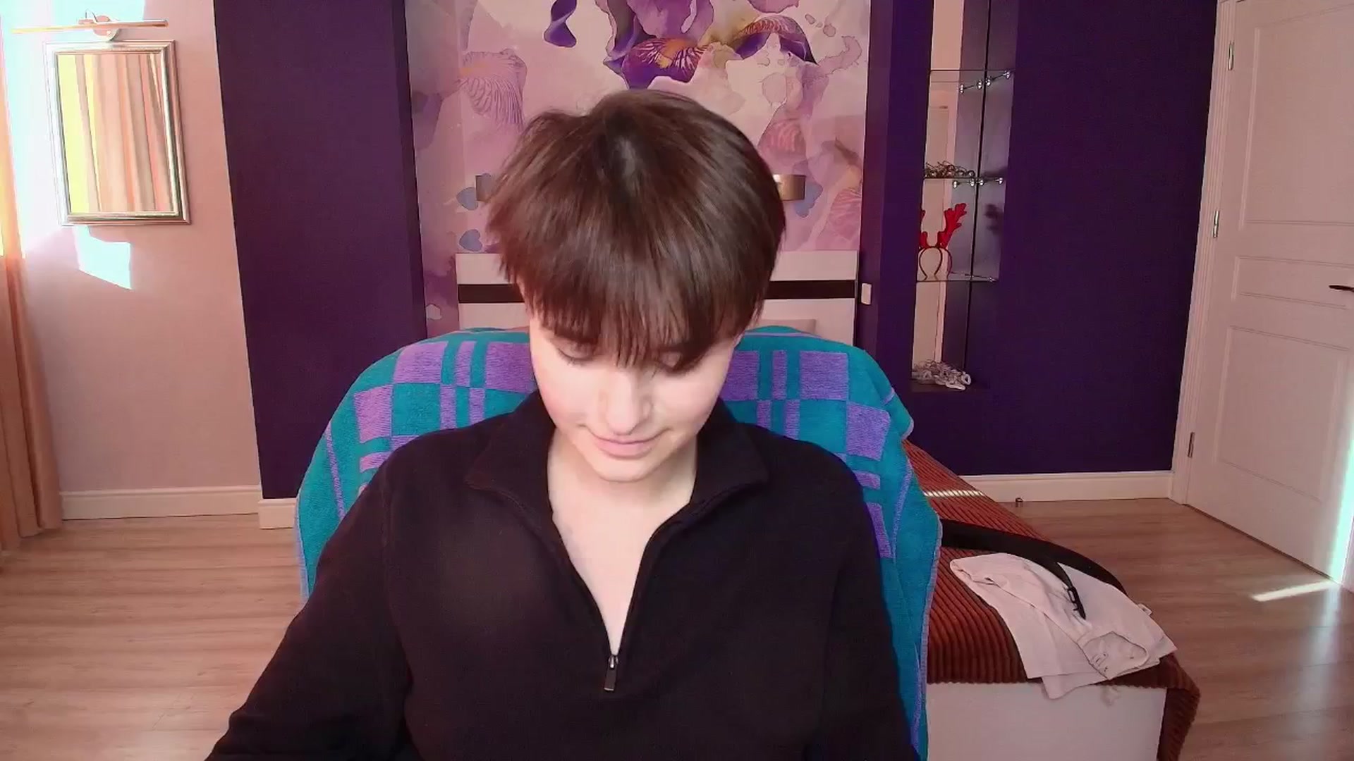 Gallery image thumbnail from EmiliaYours's myfreecams stream on, 04/14/2025, 14:45 image 3 of 20