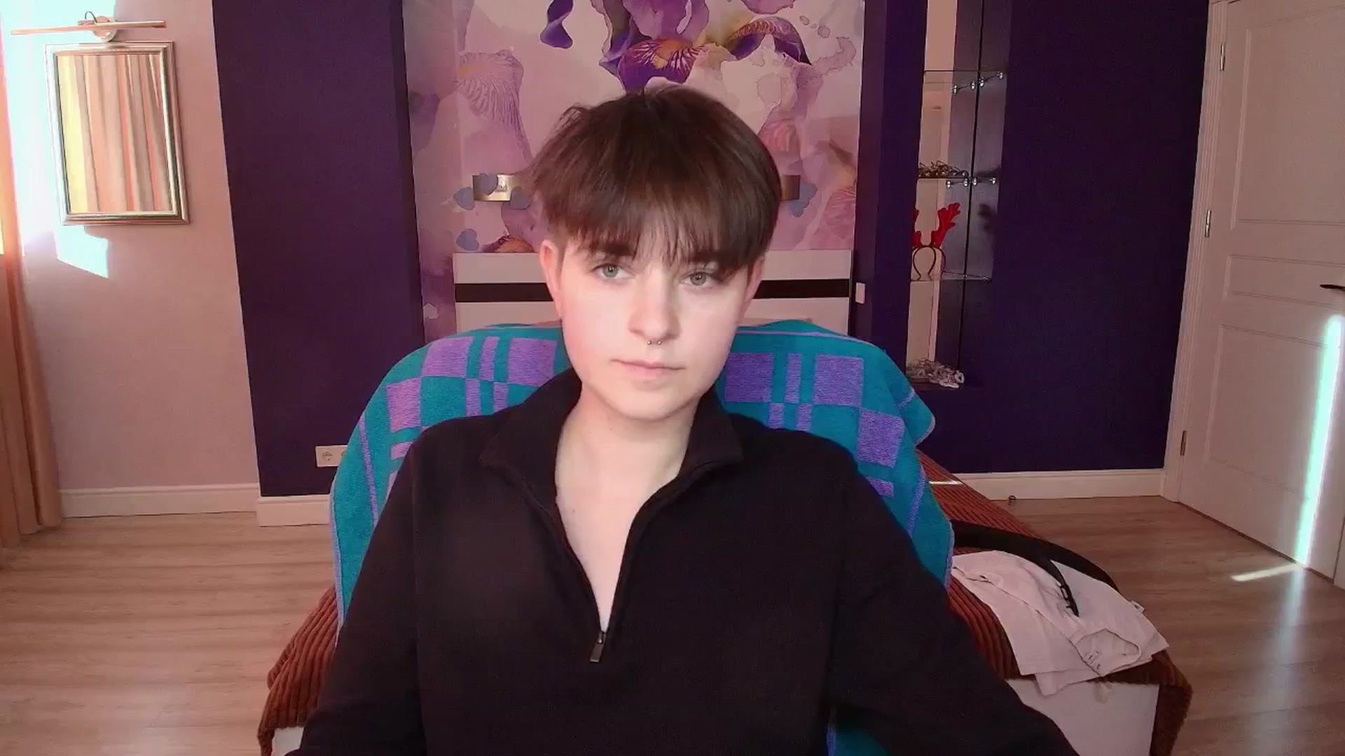 Gallery image thumbnail from EmiliaYours's myfreecams stream on, 04/14/2025, 14:45 image 9 of 20