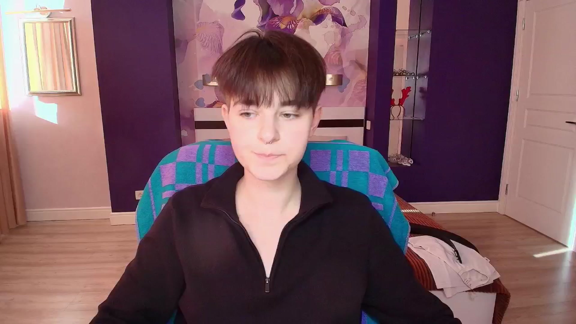 Gallery image thumbnail from EmiliaYours's myfreecams stream on, 04/14/2025, 14:45 image 2 of 20