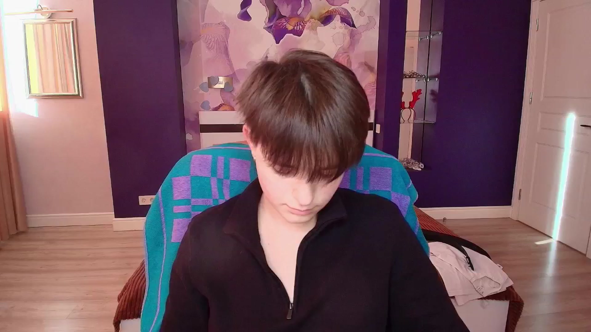 Gallery image thumbnail from EmiliaYours's myfreecams stream on, 04/14/2025, 14:45 image 18 of 20