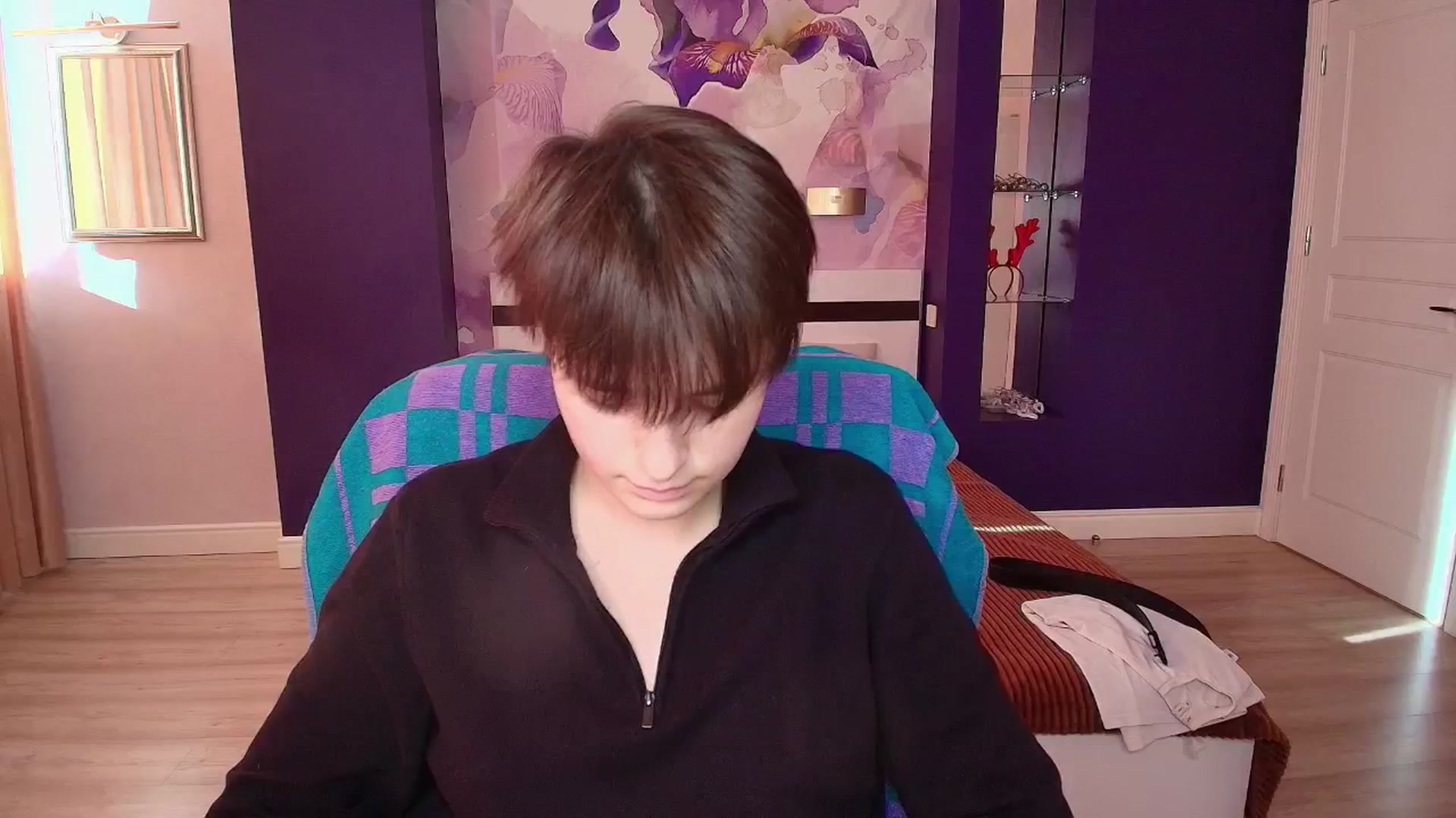 Gallery image thumbnail from EmiliaYours's myfreecams stream on, 04/14/2025, 14:45 image 4 of 20