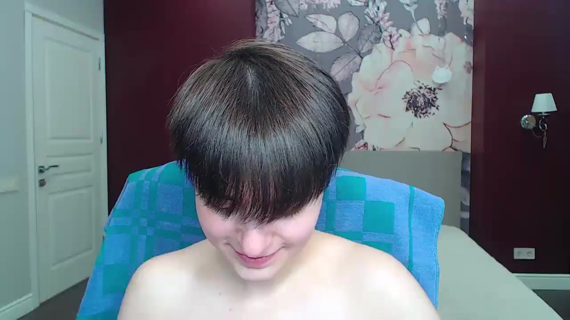 Gallery image thumbnail from EmiliaYours's myfreecams stream on, 04/18/2025, 14:56 image 16 of 20