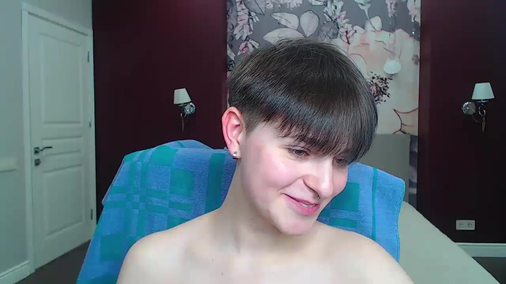 Gallery image thumbnail from EmiliaYours's myfreecams stream on, 04/18/2025, 14:56 image 17 of 20