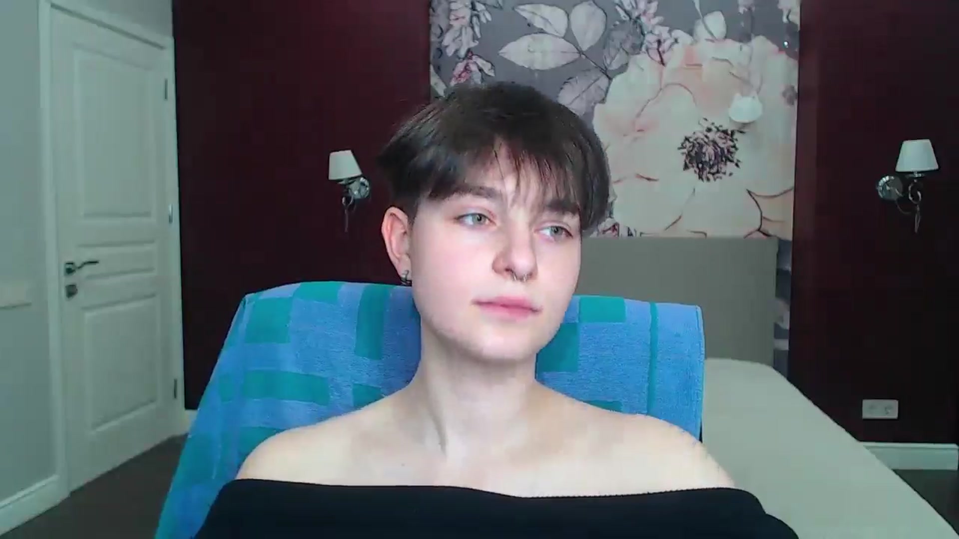 Gallery image thumbnail from EmiliaYours's myfreecams stream on, 04/18/2025, 15:58 image 18 of 20
