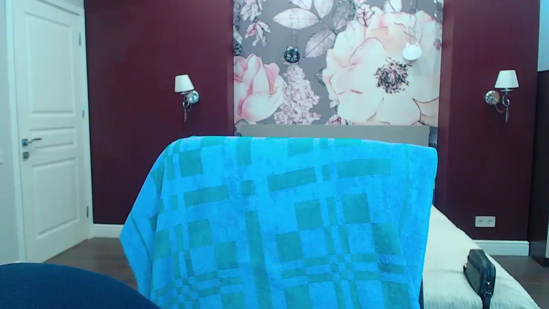 Gallery image thumbnail from EmiliaYours's myfreecams stream on, 04/21/2025, 15:27 image 19 of 20