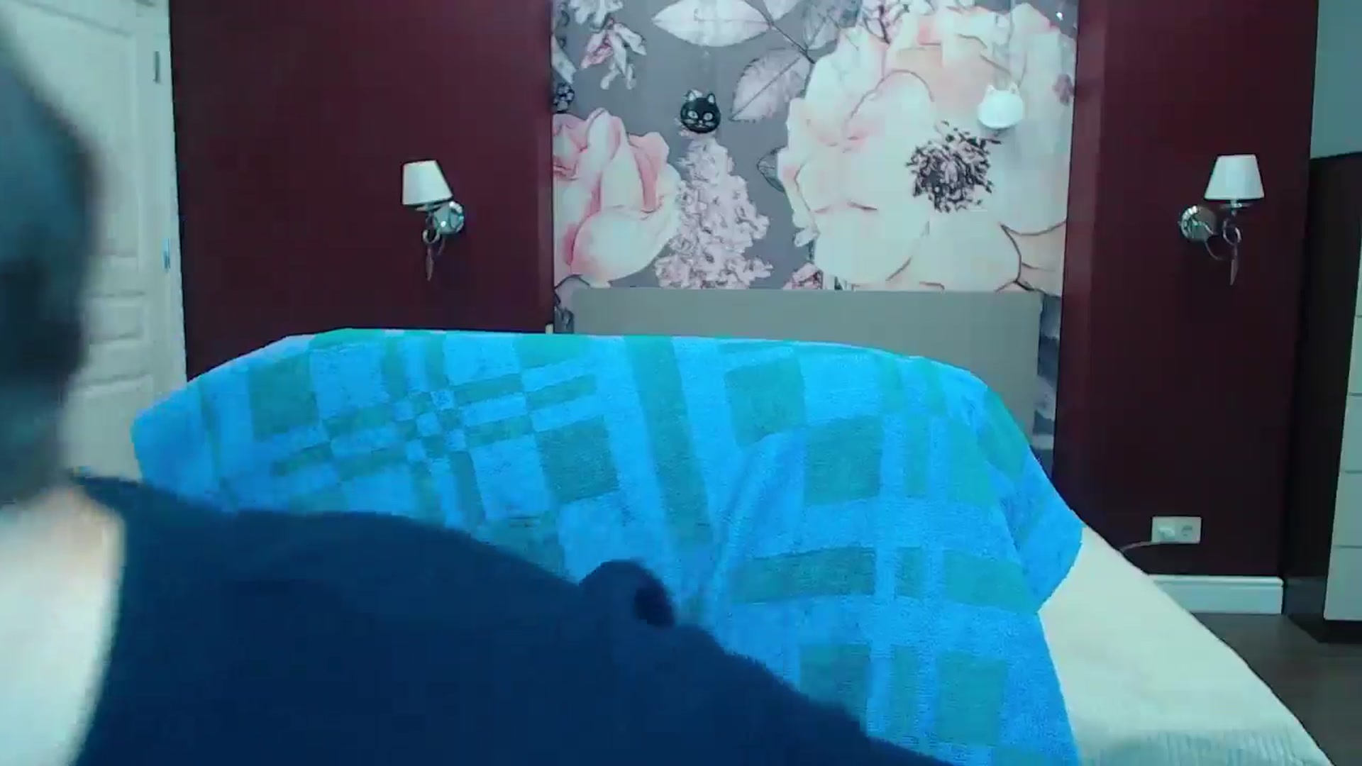 Gallery image thumbnail from EmiliaYours's myfreecams stream on, 04/21/2025, 17:21 image 12 of 20