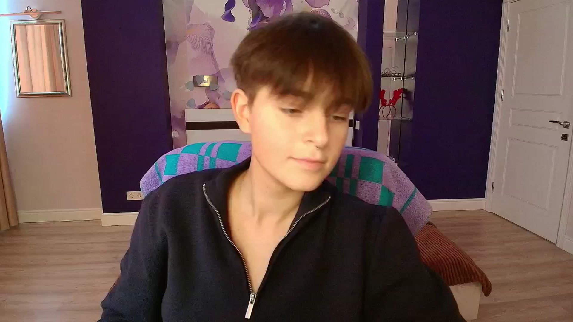 Gallery image thumbnail from EmiliaYours's myfreecams stream on, 04/26/2025, 09:47 image 5 of 20