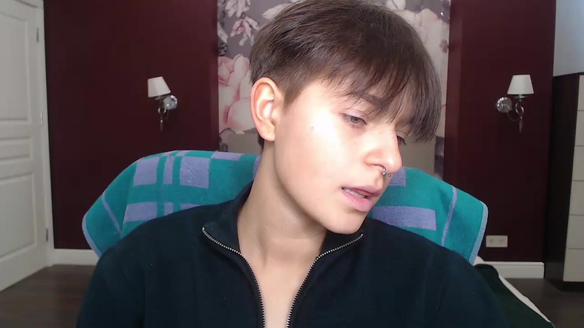 Gallery image thumbnail from EmiliaYours's myfreecams stream on, 04/29/2025, 15:35 image 17 of 20