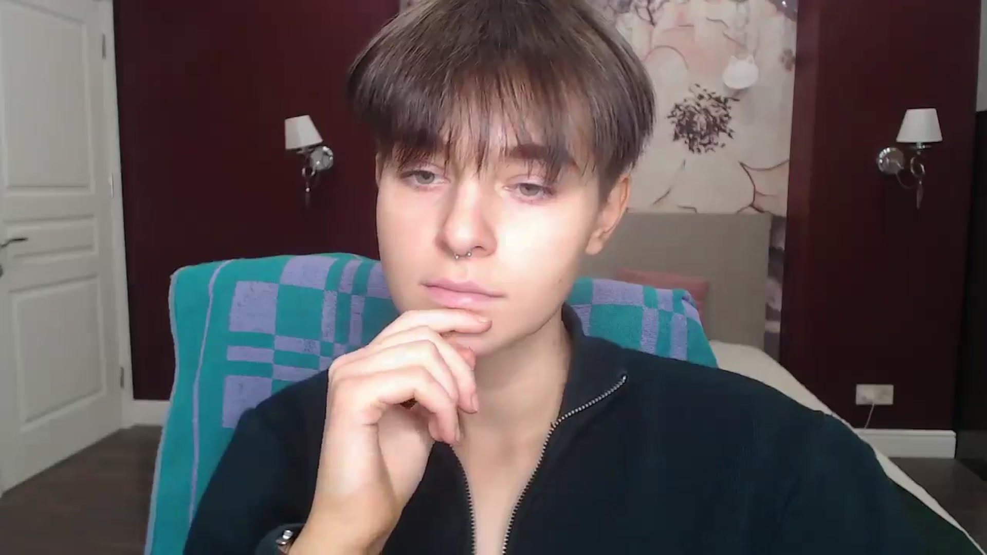 Gallery image thumbnail from EmiliaYours's myfreecams stream on, 04/29/2025, 16:35 image 18 of 20
