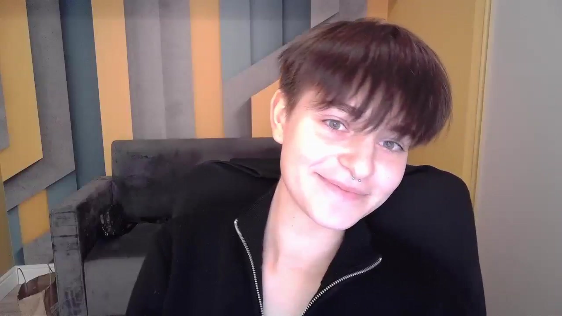 Gallery image thumbnail from EmiliaYours's myfreecams stream on, 05/03/2025, 09:38 image 13 of 20