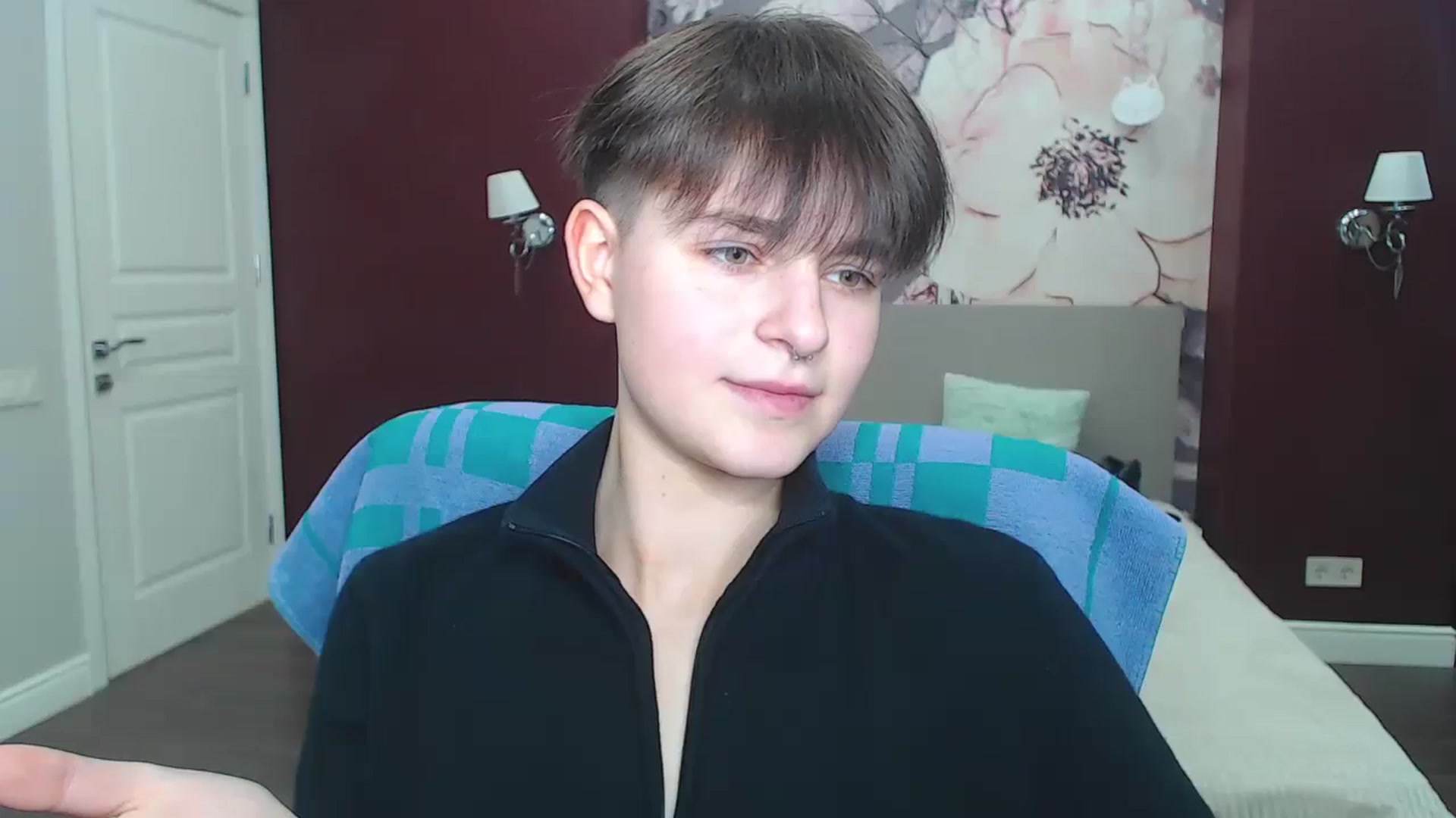 Gallery image thumbnail from EmiliaYours's myfreecams stream on, 05/05/2025, 14:58 image 5 of 20