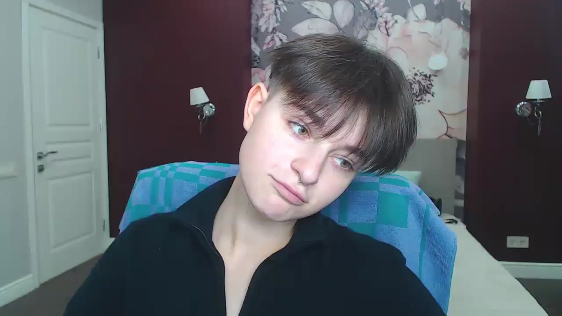 Gallery image thumbnail from EmiliaYours's myfreecams stream on, 05/05/2025, 14:58 image 17 of 20