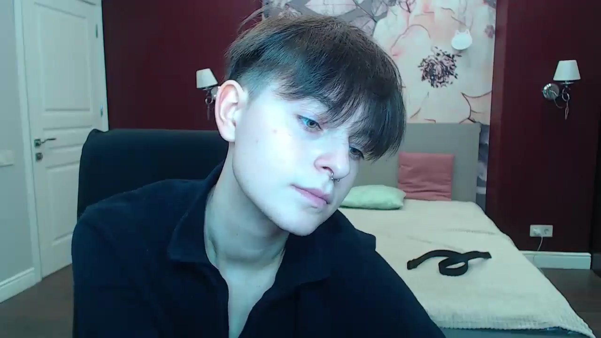Gallery image thumbnail from EmiliaYours's myfreecams stream on, 05/06/2025, 16:30 image 7 of 20
