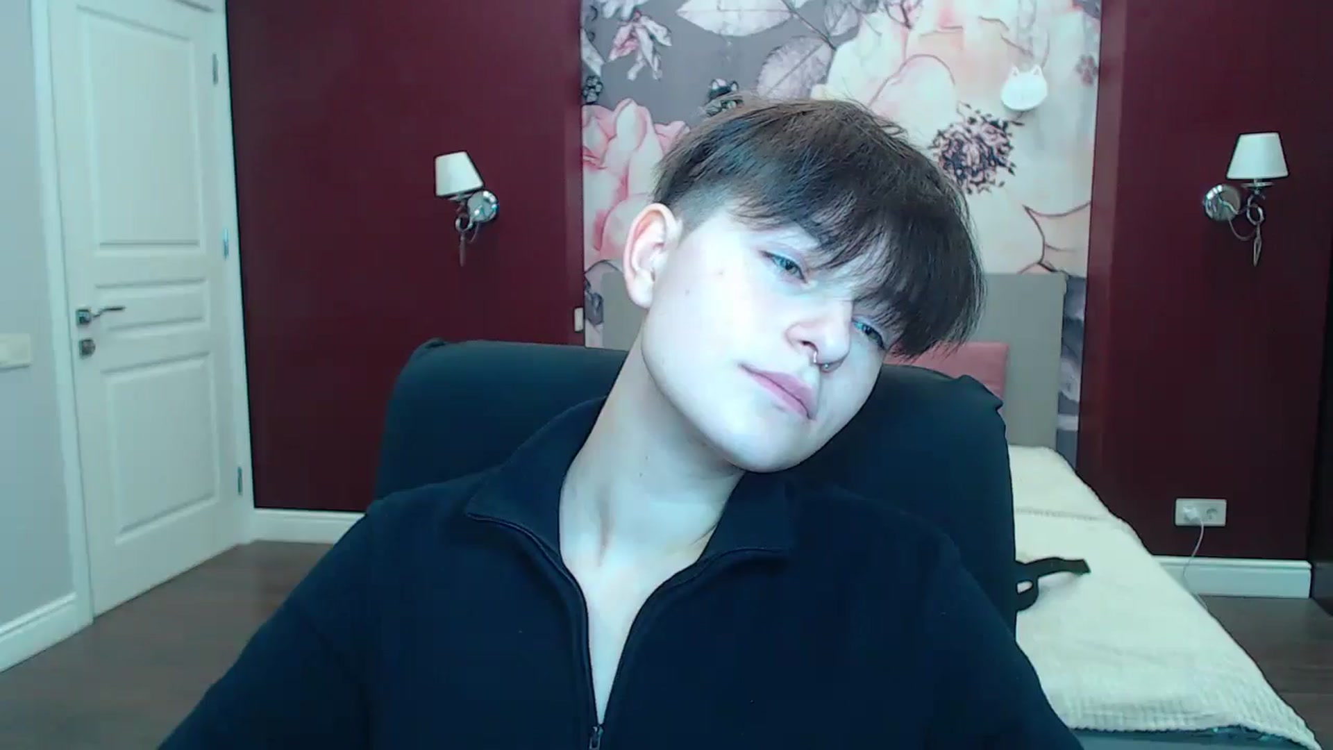 Gallery image thumbnail from EmiliaYours's myfreecams stream on, 05/06/2025, 16:30 image 5 of 20