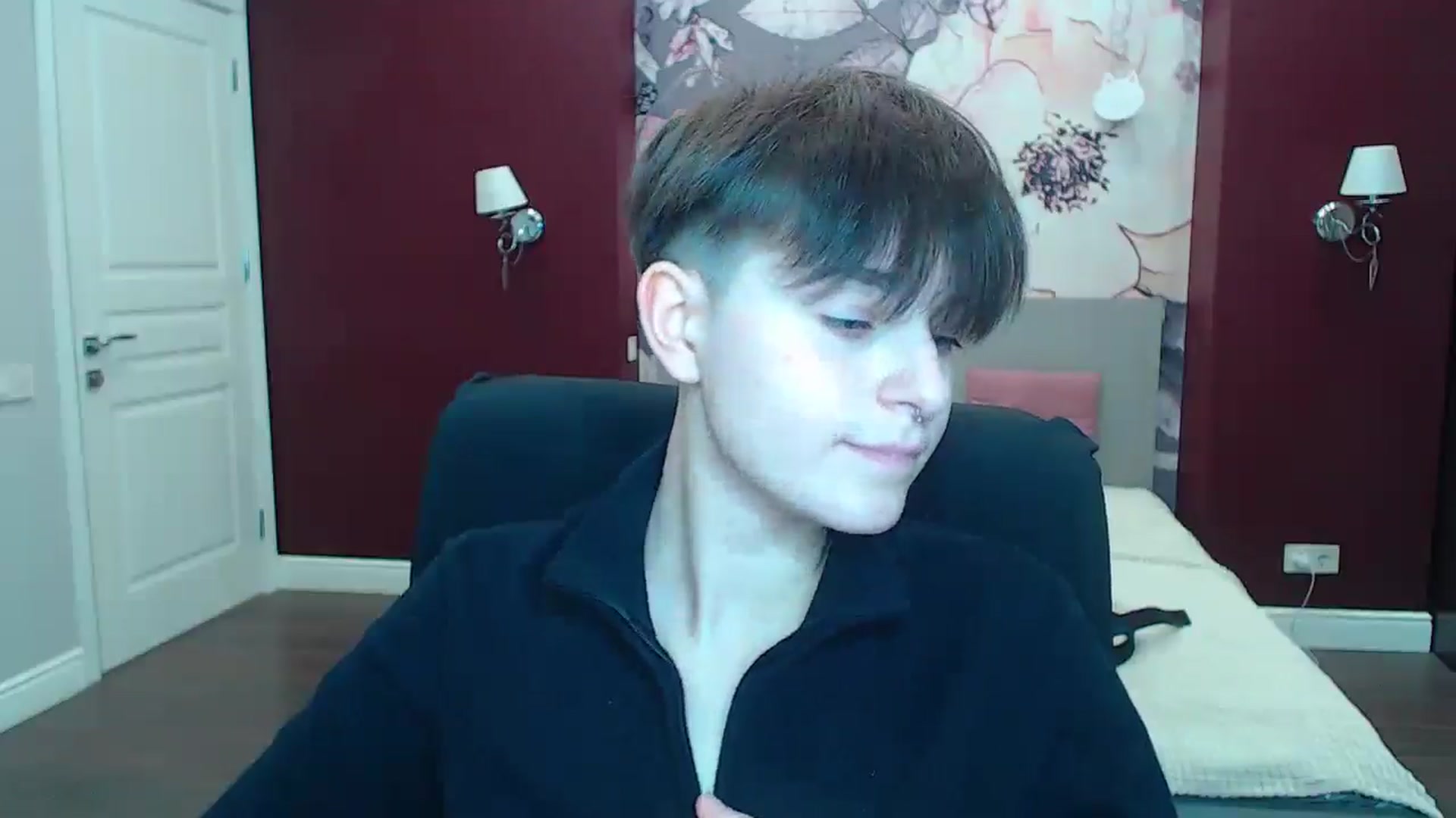 Gallery image thumbnail from EmiliaYours's myfreecams stream on, 05/06/2025, 16:30 image 6 of 20