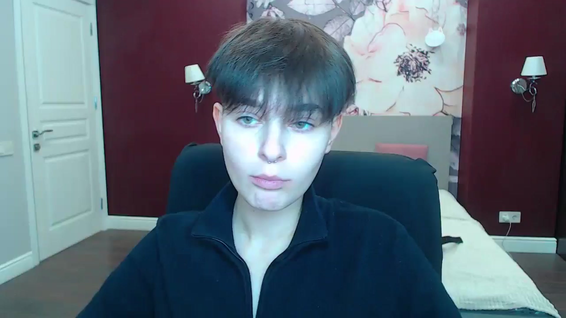 Gallery image thumbnail from EmiliaYours's myfreecams stream on, 05/06/2025, 16:30 image 1 of 20