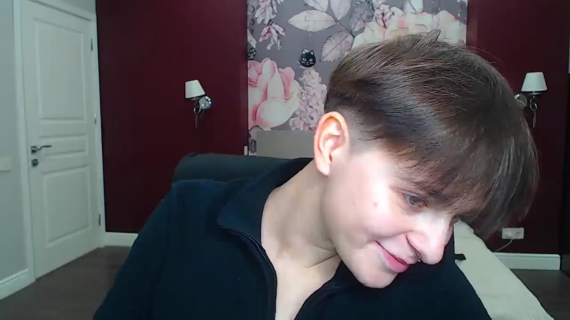 Gallery image thumbnail from EmiliaYours's myfreecams stream on, 05/06/2025, 16:30 image 18 of 20