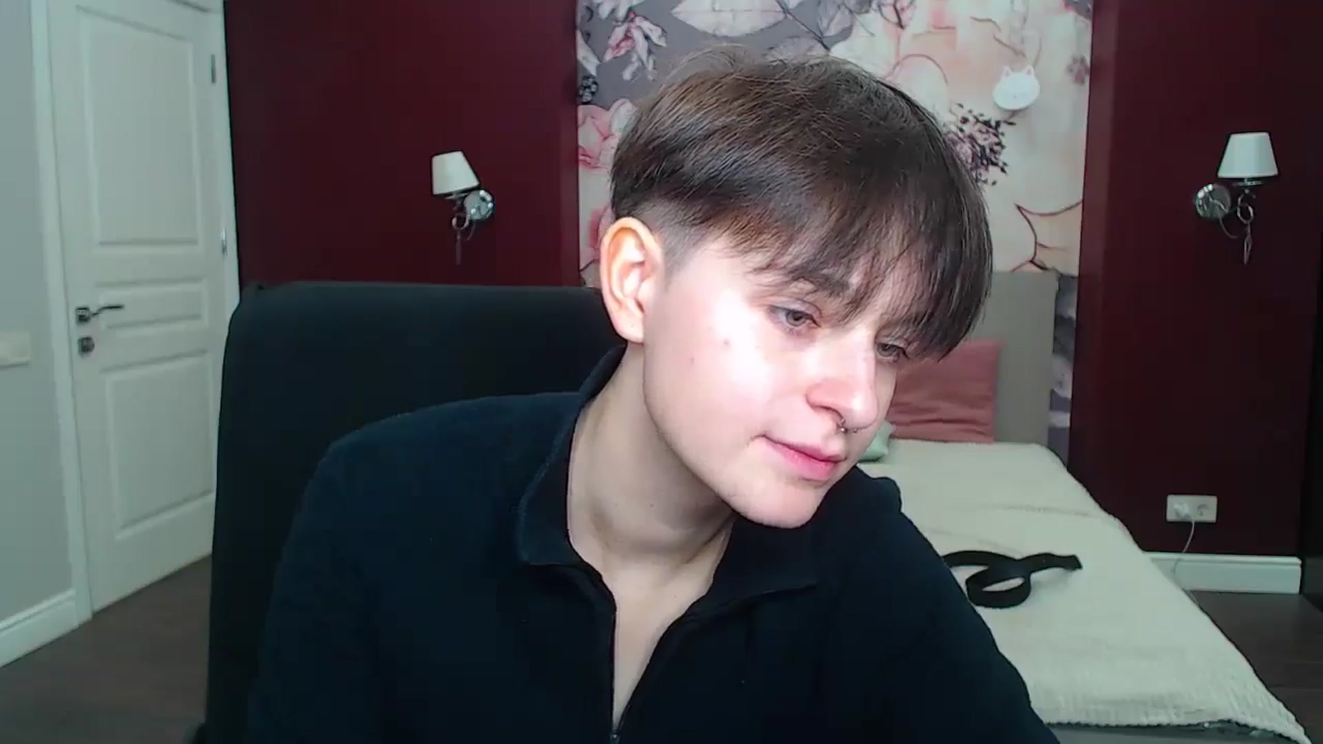 Gallery image thumbnail from EmiliaYours's myfreecams stream on, 05/06/2025, 16:30 image 11 of 20