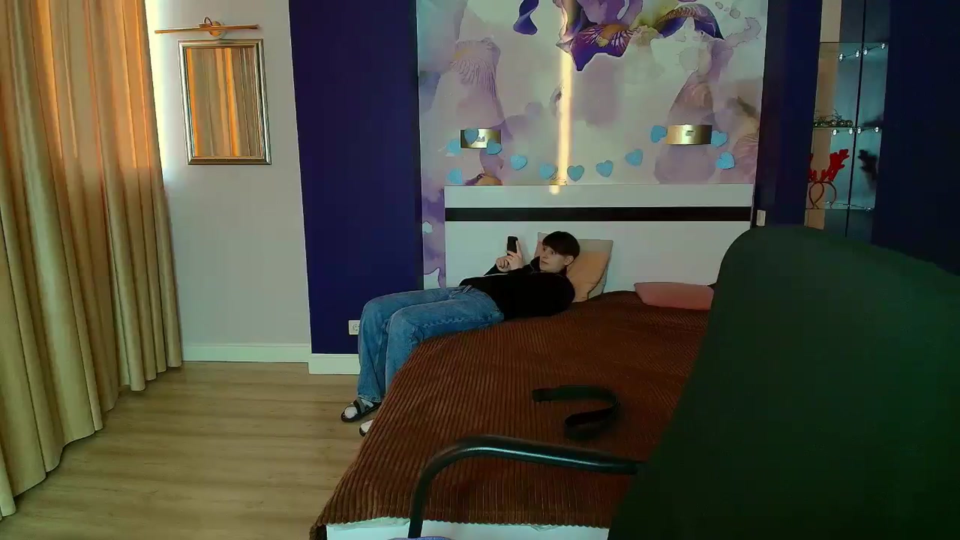 Gallery image thumbnail from EmiliaYours's myfreecams stream on, 05/10/2025, 16:59 image 16 of 20