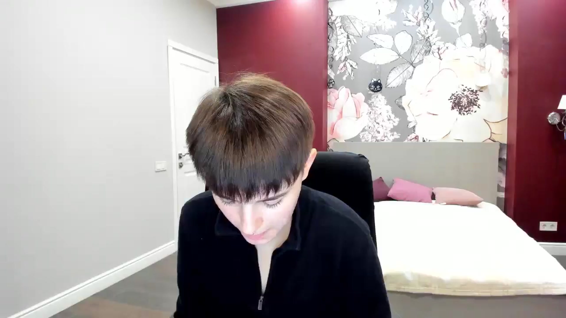 Gallery image thumbnail from EmiliaYours's myfreecams stream on, 05/26/2025, 15:09 image 15 of 20