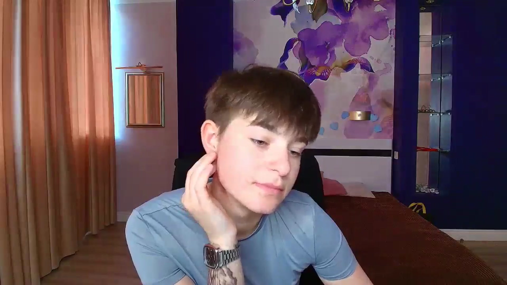 Gallery image thumbnail from EmiliaYours's myfreecams stream on, 06/15/2025, 15:23 image 13 of 20