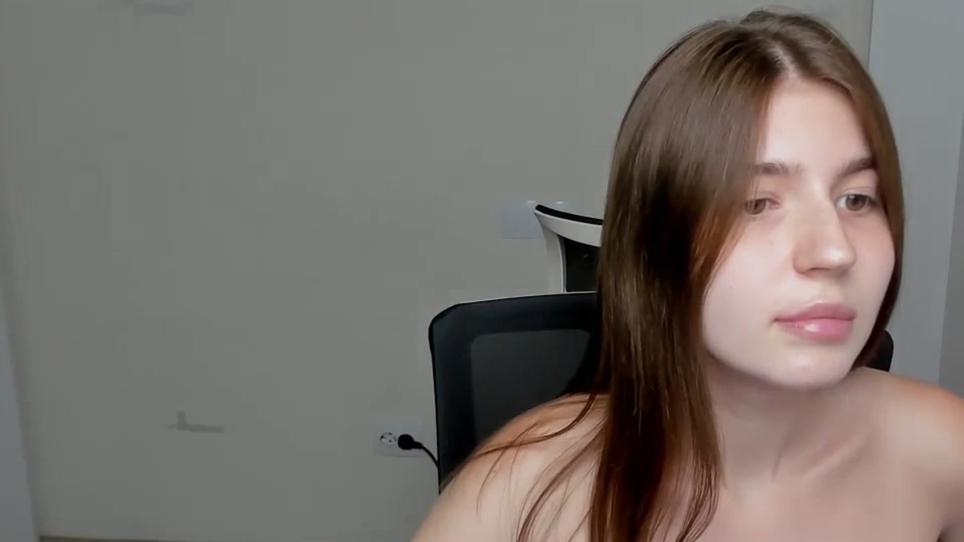 Gallery image thumbnail from Emilia_cherry's myfreecams stream on, 07/03/2024, 09:48 image 11 of 20