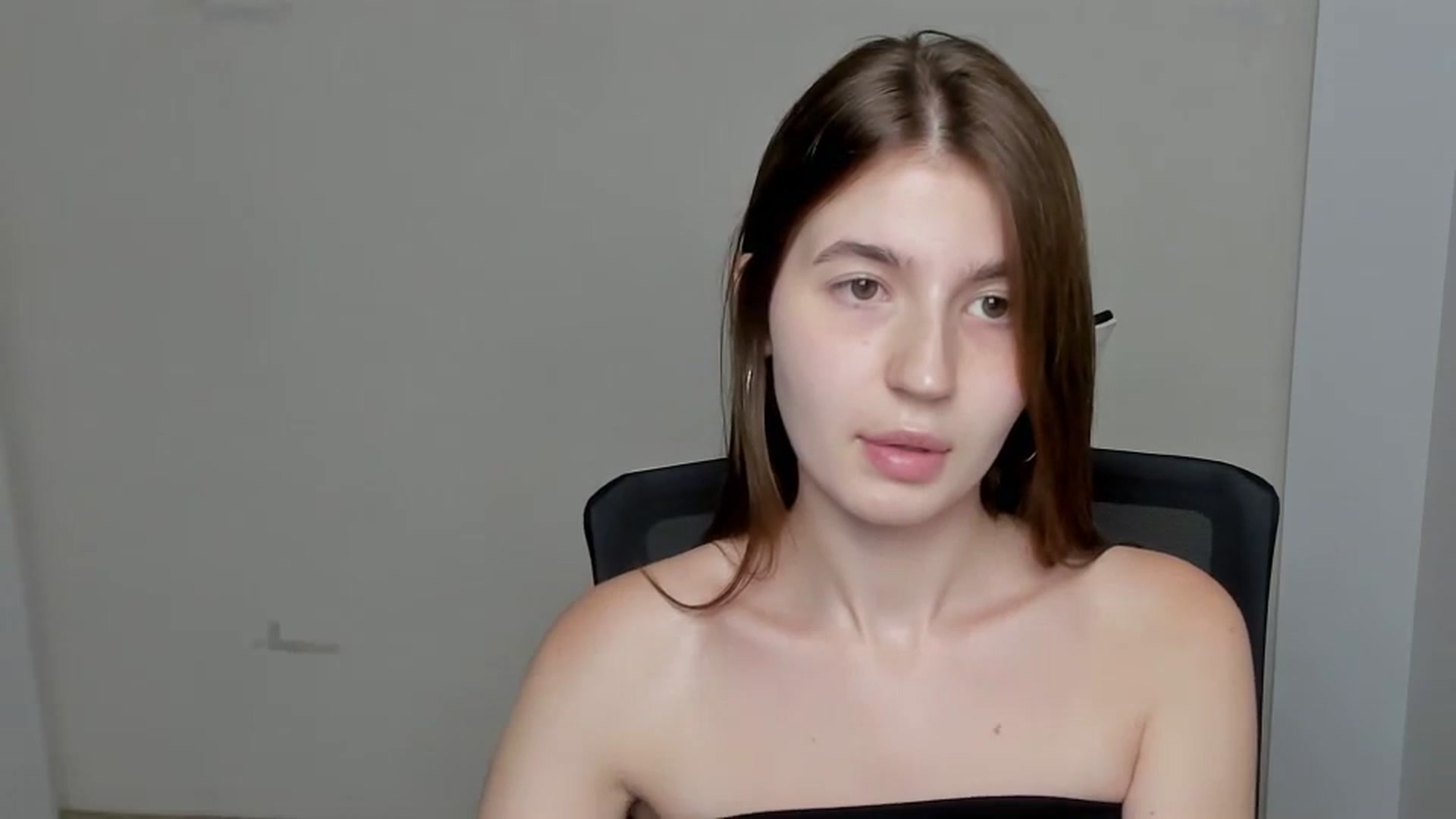 Gallery image thumbnail from Emilia_cherry's myfreecams stream on, 07/03/2024, 09:48 image 13 of 20