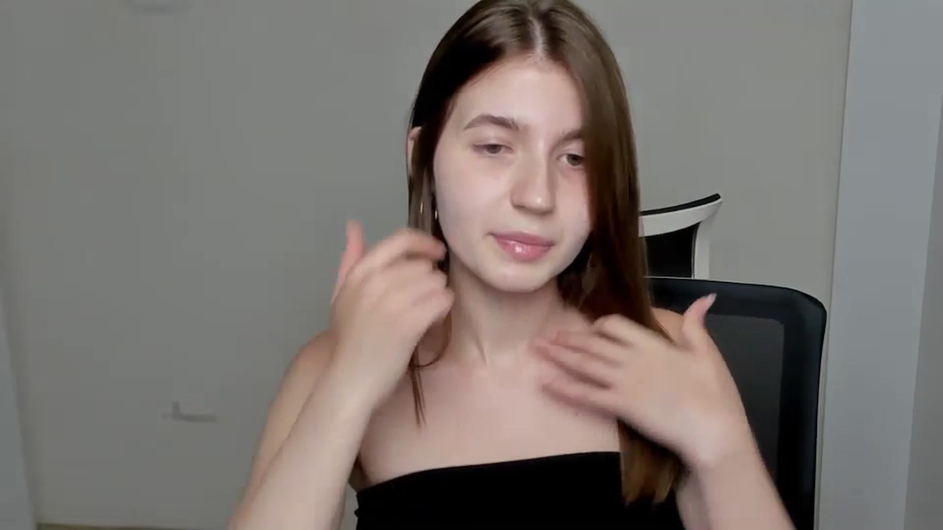 Gallery image thumbnail from Emilia_cherry's myfreecams stream on, 07/03/2024, 09:48 image 6 of 20