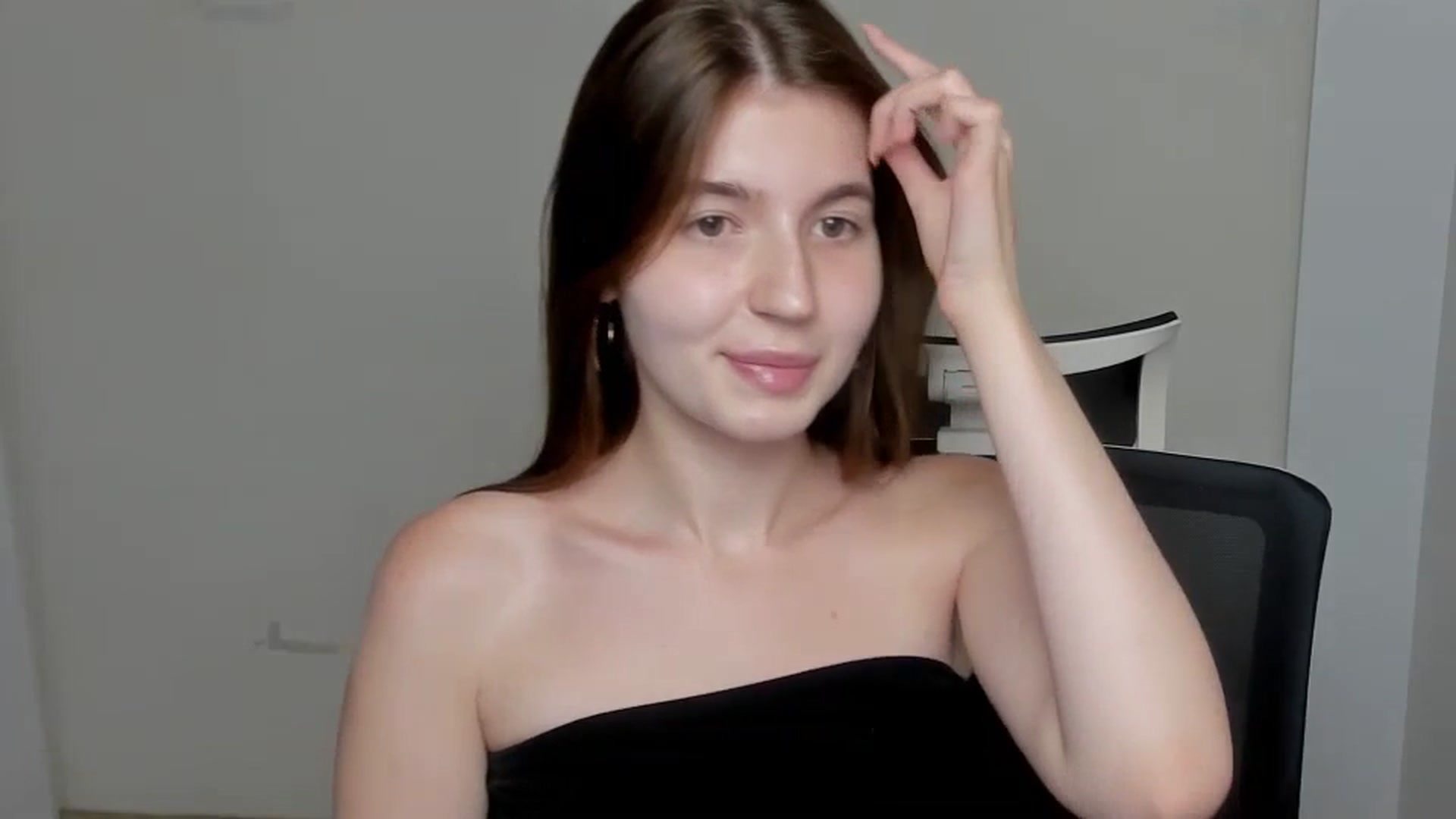 Gallery image thumbnail from Emilia_cherry's myfreecams stream on, 07/03/2024, 09:48 image 2 of 20