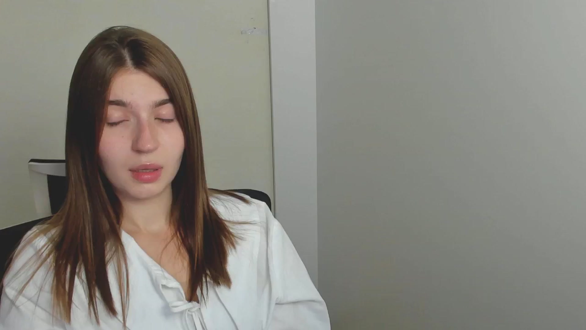Gallery image thumbnail from Emilia_cherry's myfreecams stream on, 07/24/2024, 07:56 image 17 of 20