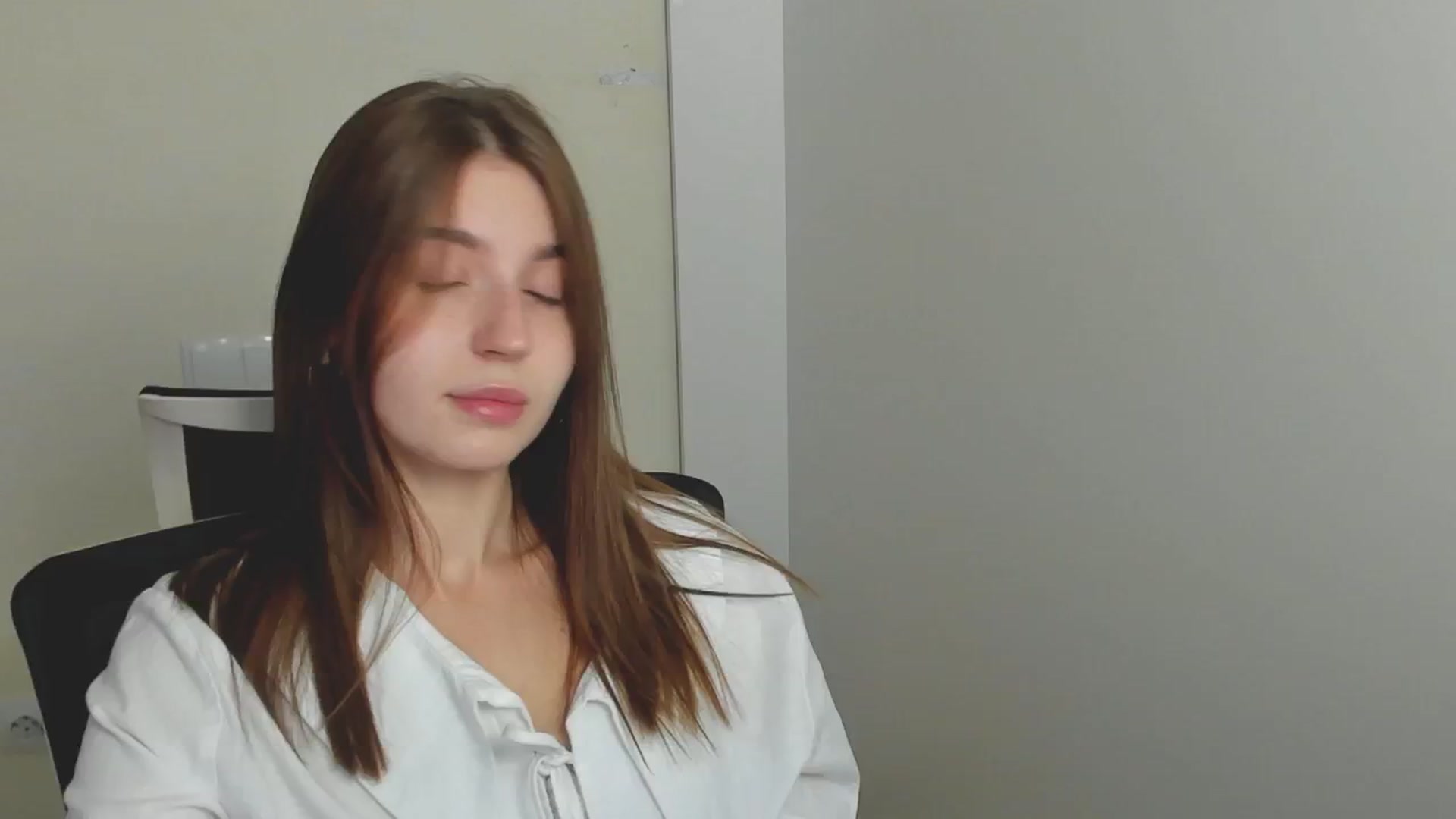 Gallery image thumbnail from Emilia_cherry's myfreecams stream on, 07/24/2024, 07:56 image 12 of 20