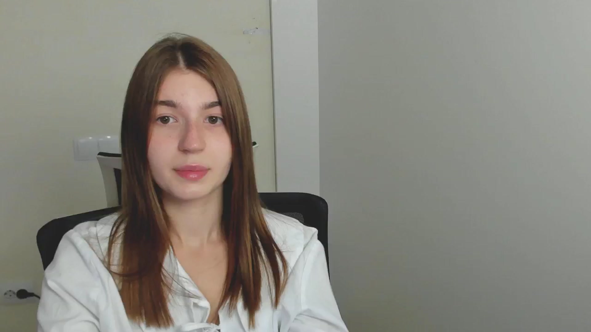 Gallery image thumbnail from Emilia_cherry's myfreecams stream on, 07/24/2024, 07:56 image 6 of 20