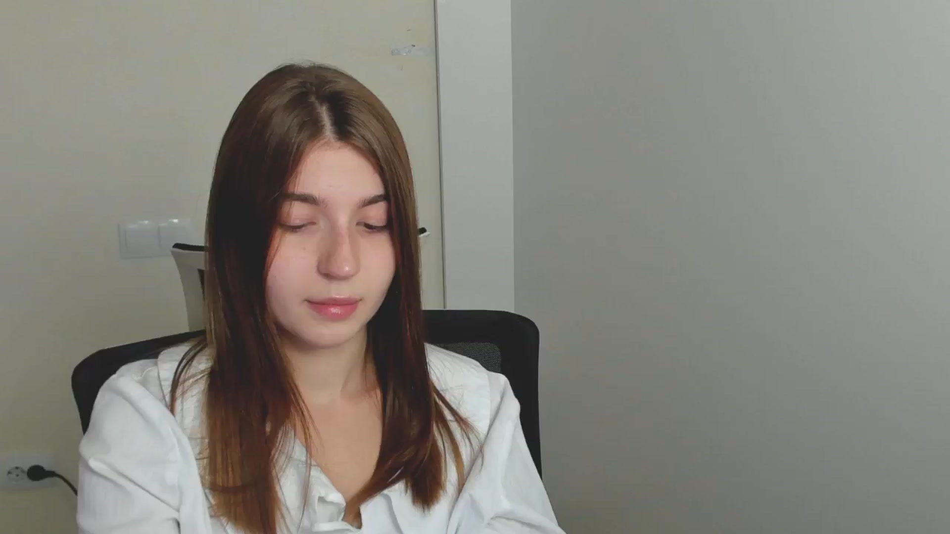 Gallery image thumbnail from Emilia_cherry's myfreecams stream on, 07/24/2024, 07:56 image 7 of 20